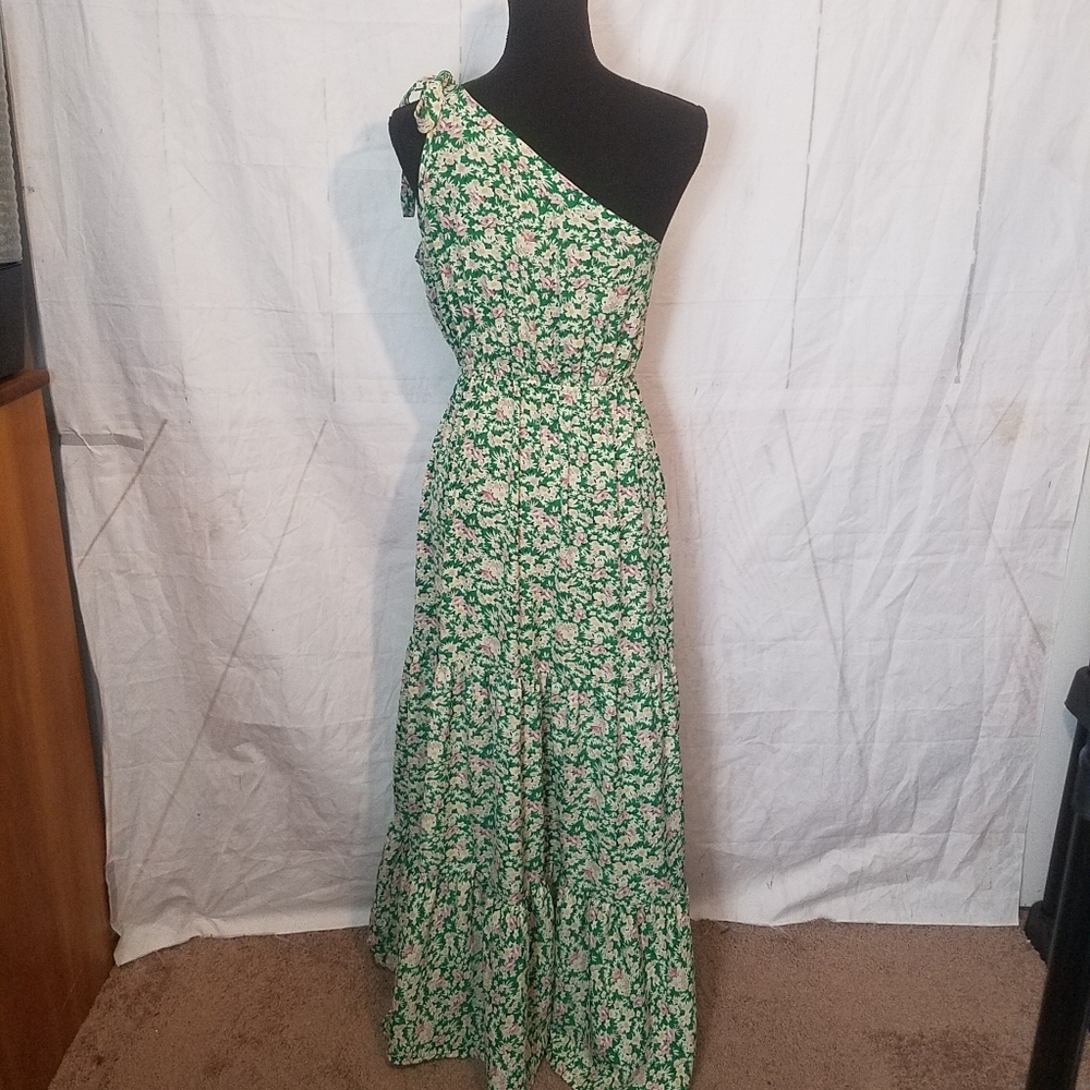 Pretty garden Floral One-Shoulder Green Maxi Dress - Picture 5 of 11